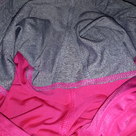 VOGO ATHLETICA YOGA CAPRI PINK AND GREY. WOMENS SIZE S. SMALL. - Picture 8 of 10